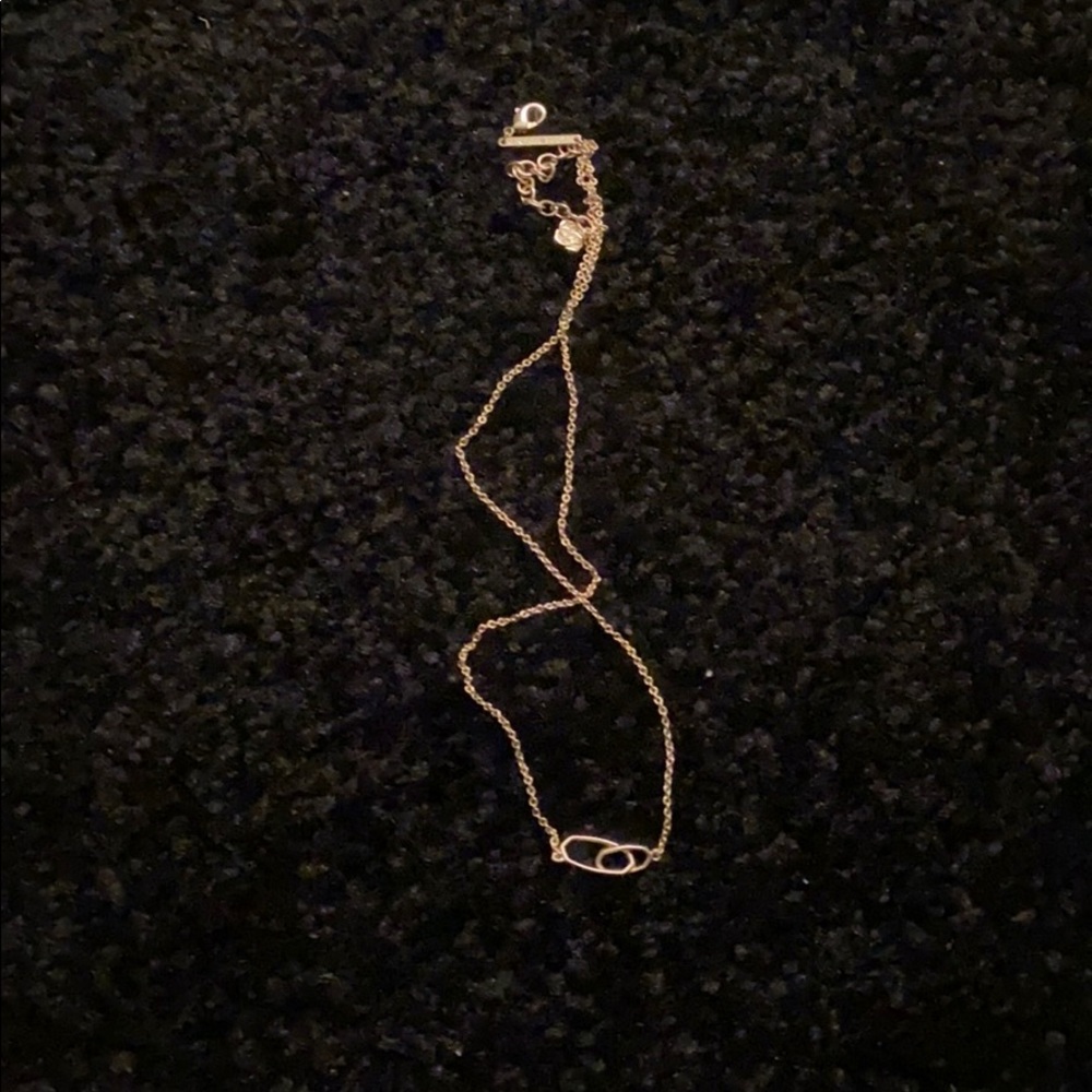 Kendra Scott necklace